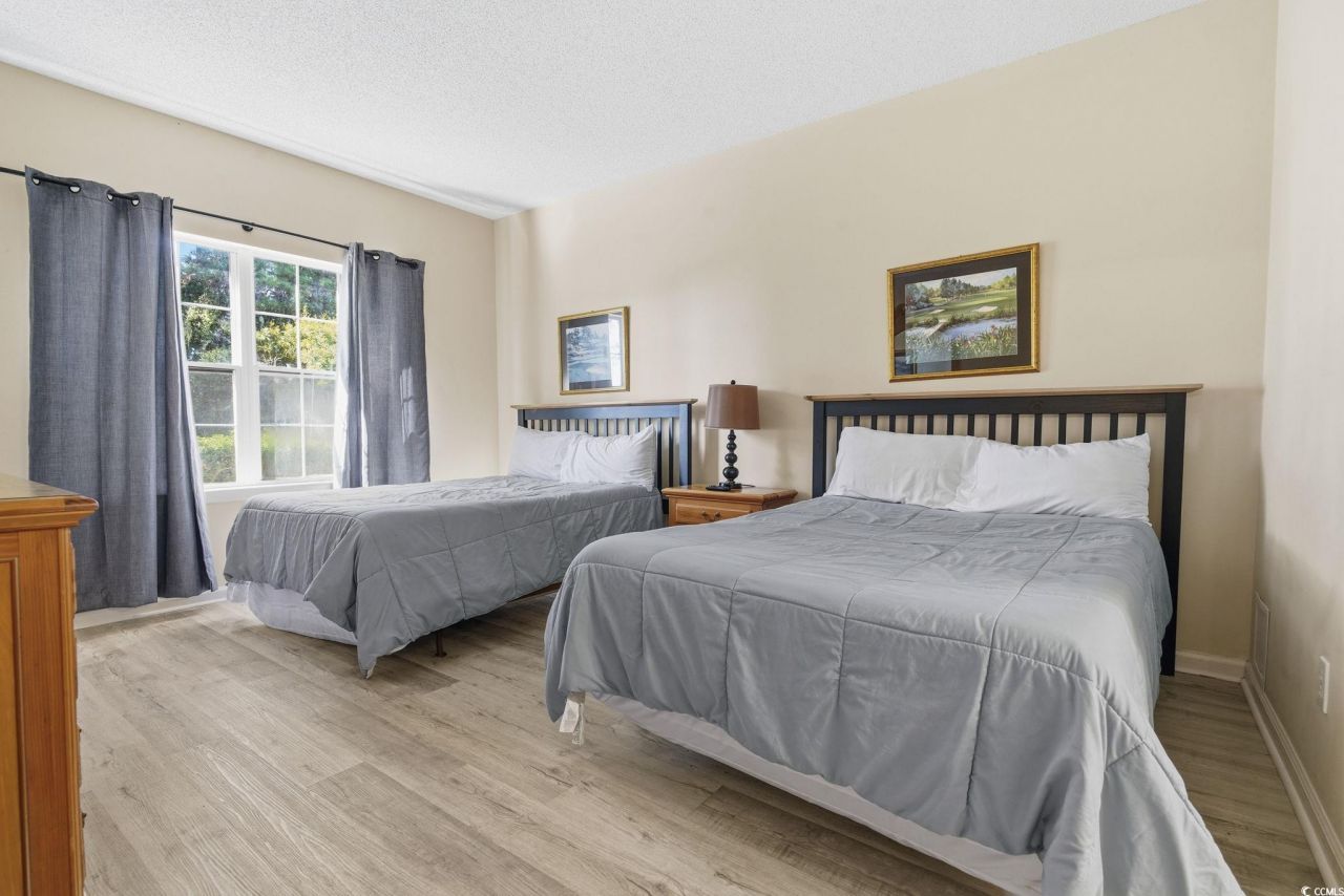 4590 Girvan Dr. Photo 16