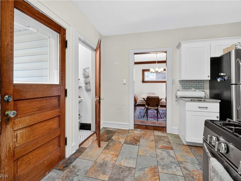 2263 Warren Road, Lakewood, OH 44107 Photo 12