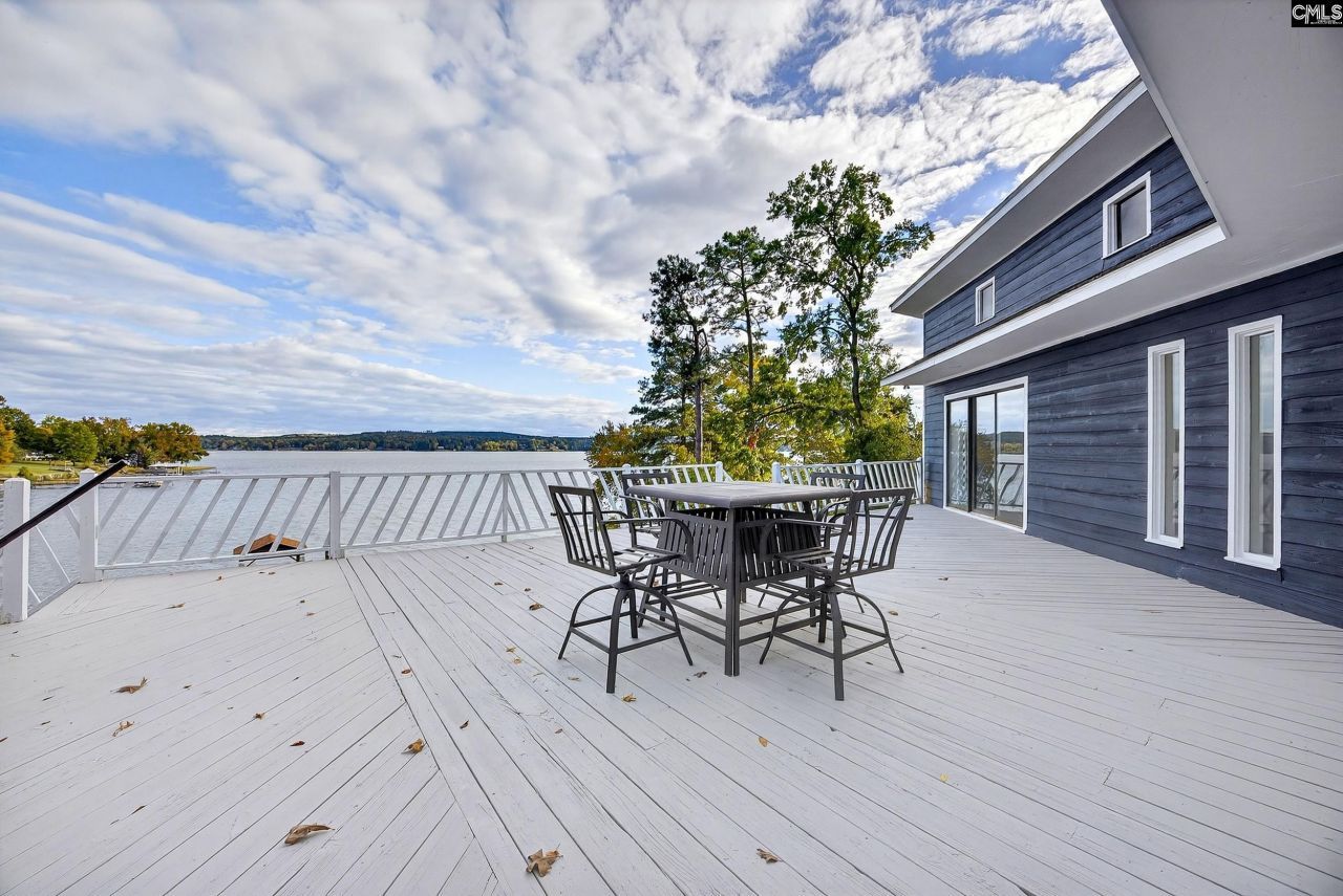 2543 Harbor View Road  Photo 14