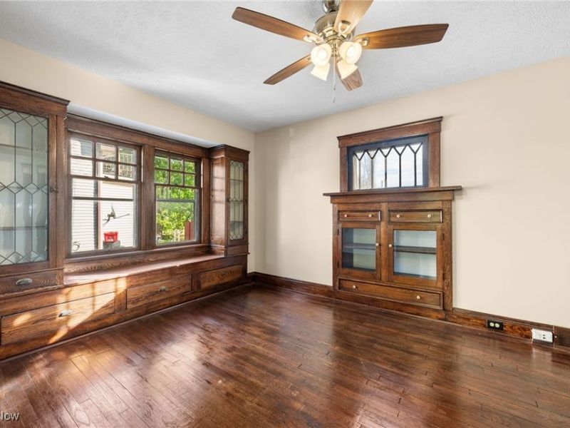 2027 Treadway Avenue, Cleveland, OH 44109 Photo 12