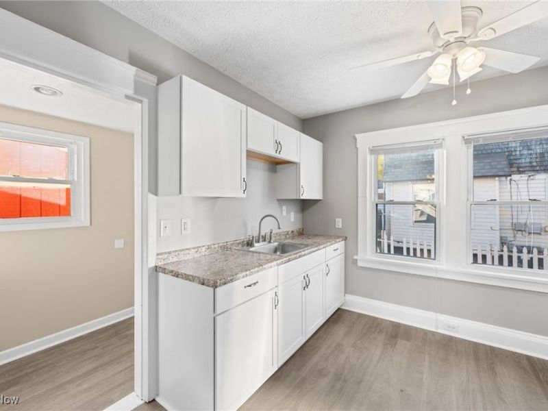 2027 Treadway Avenue, Cleveland, OH 44109 Photo 13