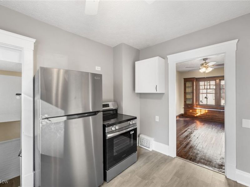 2027 Treadway Avenue, Cleveland, OH 44109 Photo 16