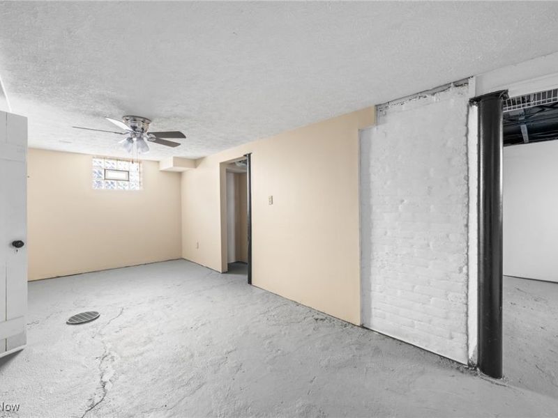 2027 Treadway Avenue, Cleveland, OH 44109 Photo 28