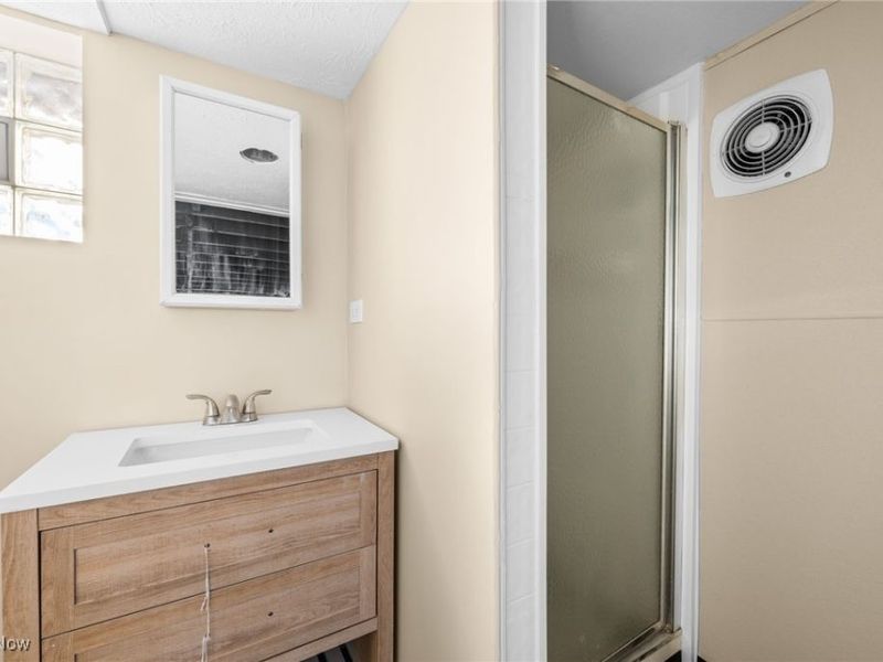 2027 Treadway Avenue, Cleveland, OH 44109 Photo 30