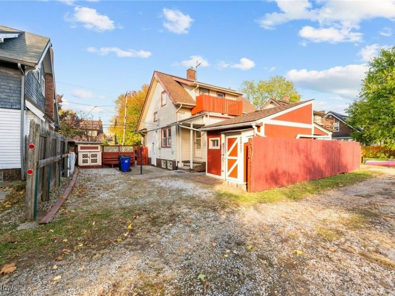 2027 Treadway Avenue, Cleveland, OH 44109 Photo 32