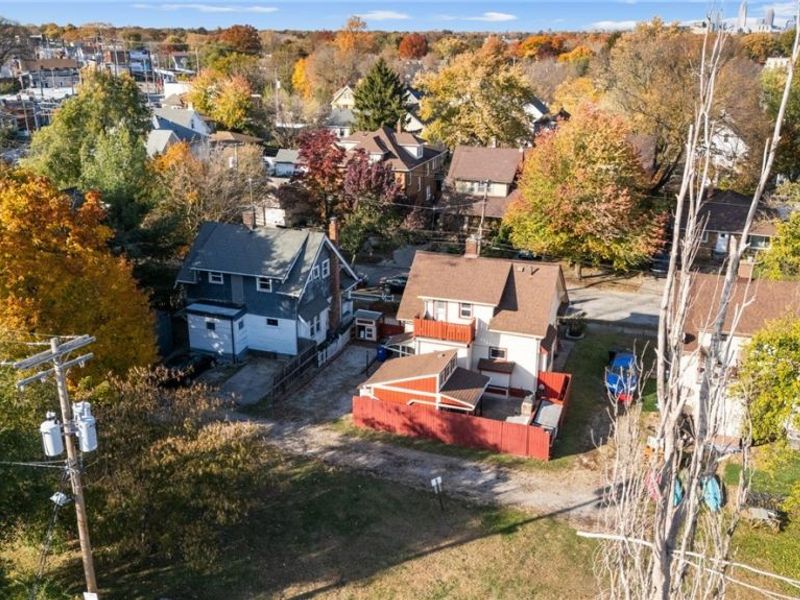 2027 Treadway Avenue, Cleveland, OH 44109 Photo 40