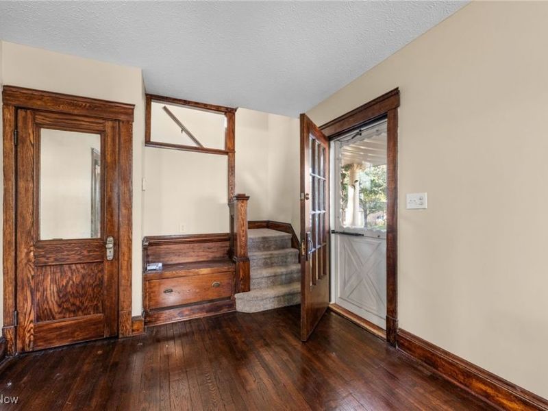 2027 Treadway Avenue, Cleveland, OH 44109 Photo 6