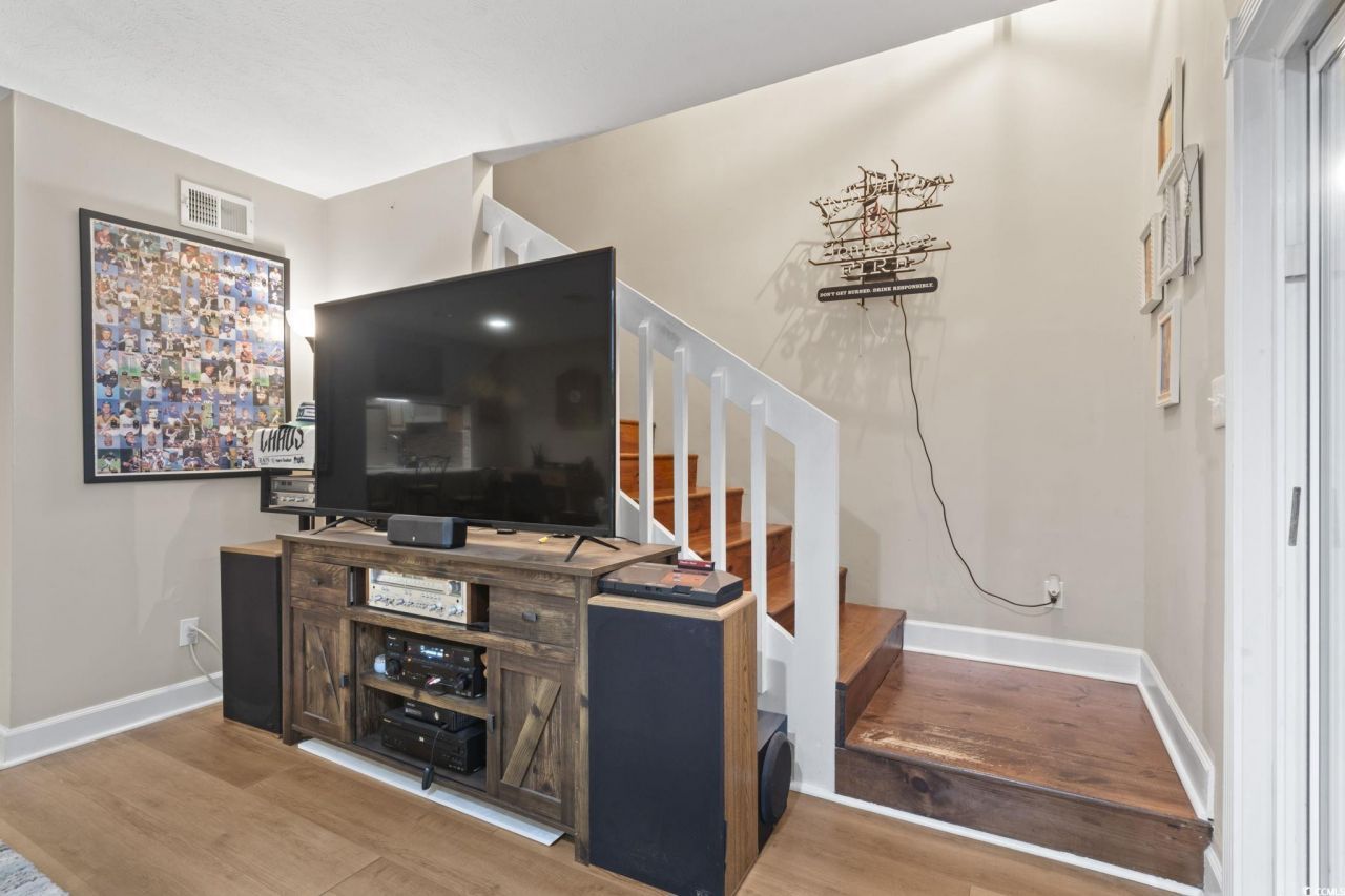 311 75th Ave N Photo 11