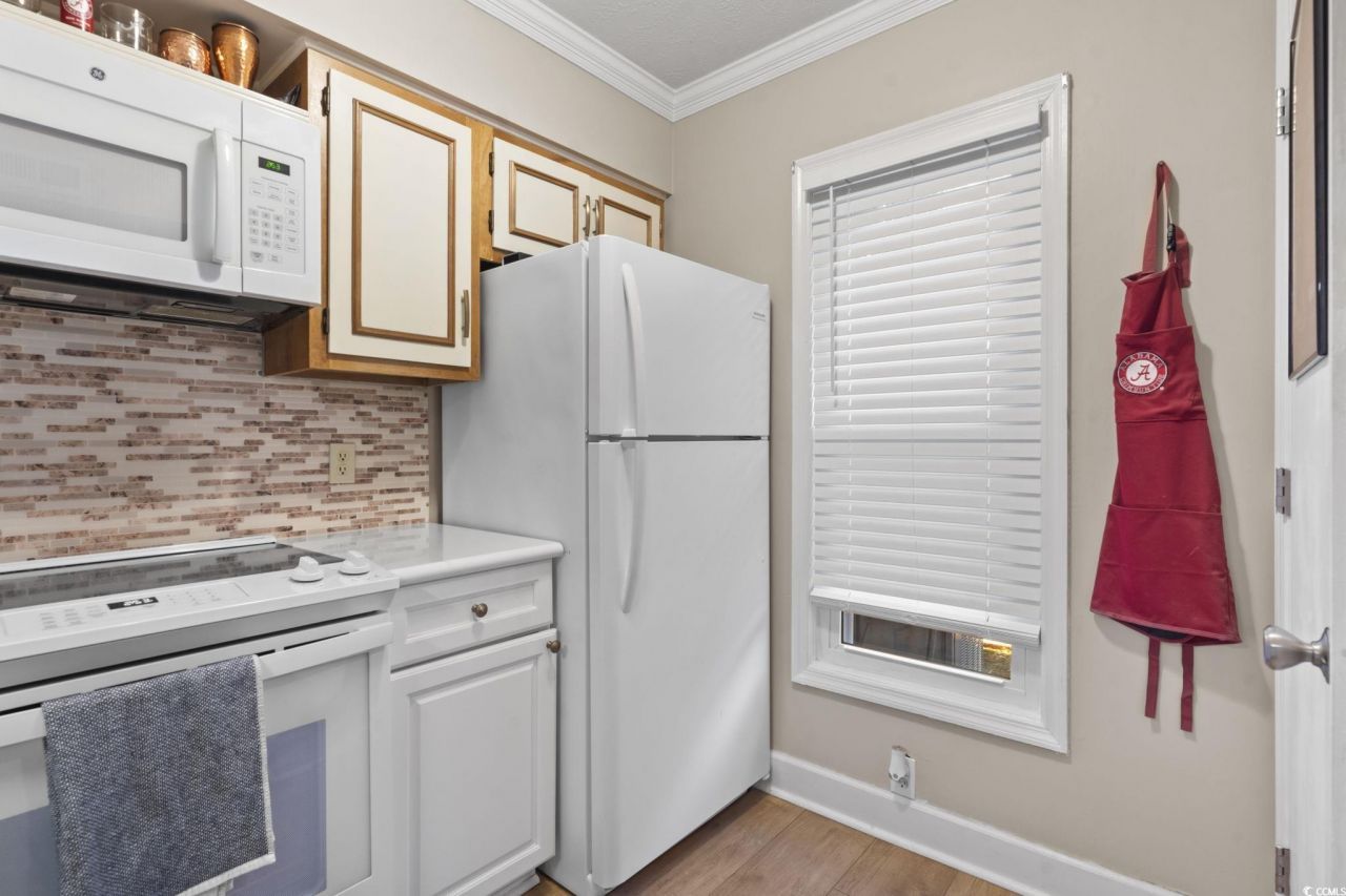 311 75th Ave N Photo 5