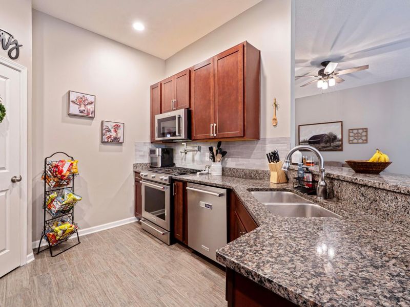 687 Wintergreen Way, Lewis Center, OH 43035 Photo 11