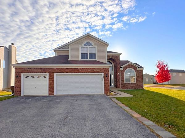 453 Fairway Court, University Park, IL 60484