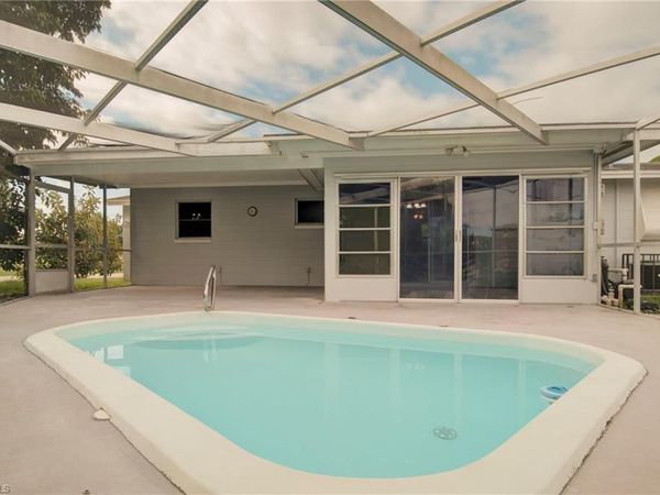 326 Canyon DR N, LEHIGH ACRES, FL 33936