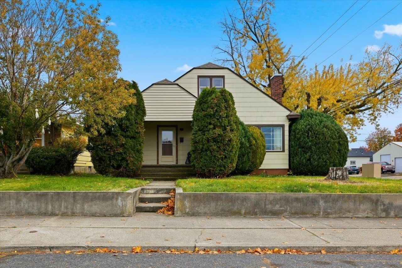 4904 N Stevens St, Spokane, WA 99205 Main Photo