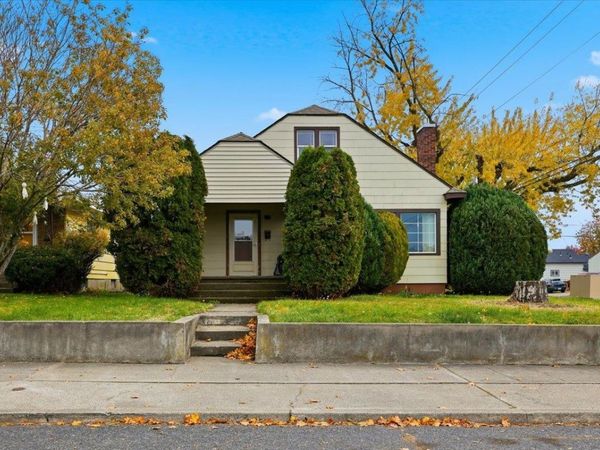 4904 N STEVENS St, Spokane, WA 99205