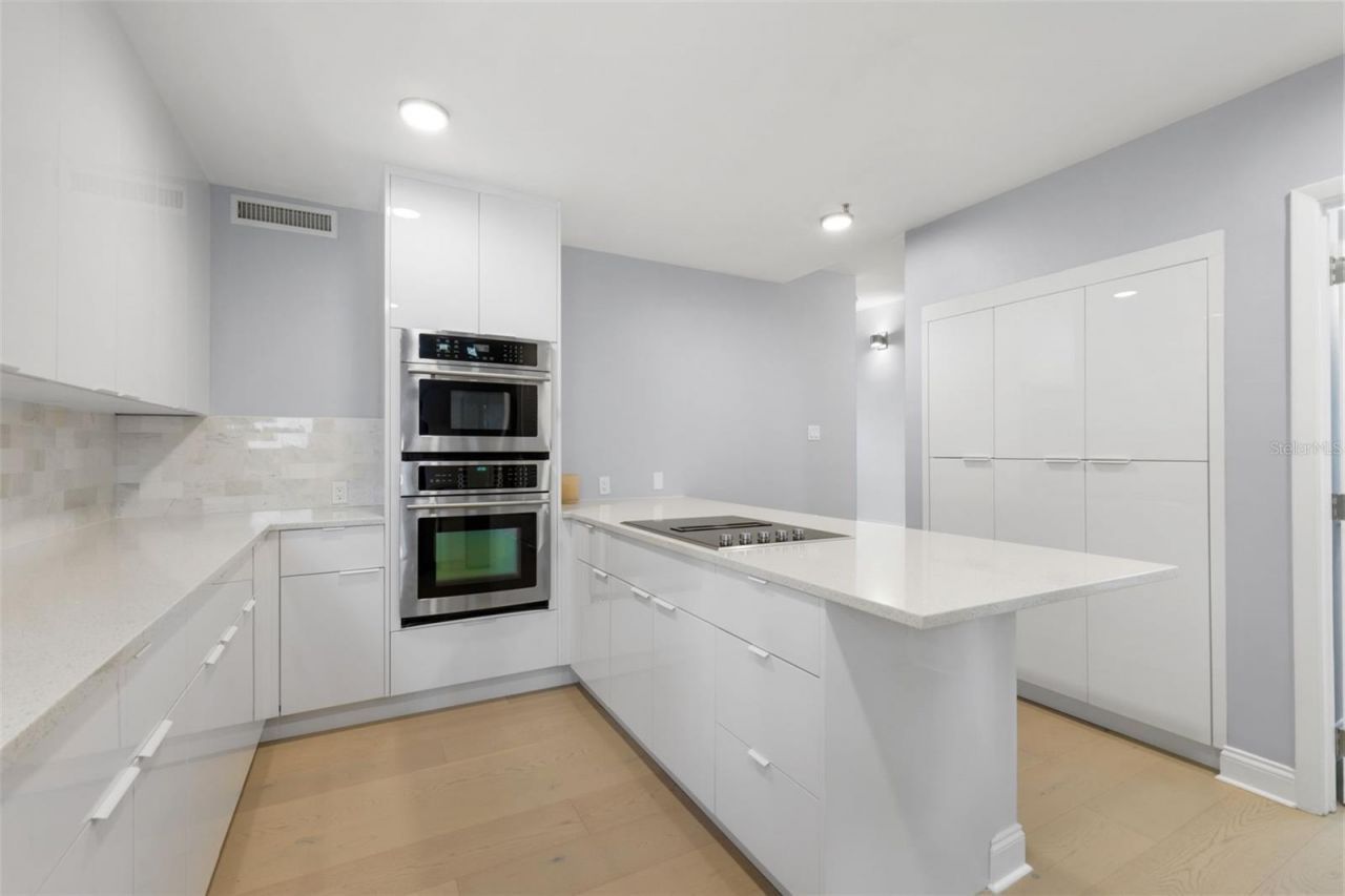 4950 Bayshore Boulevard, Unit 23, Tampa, FL 33611 Photo