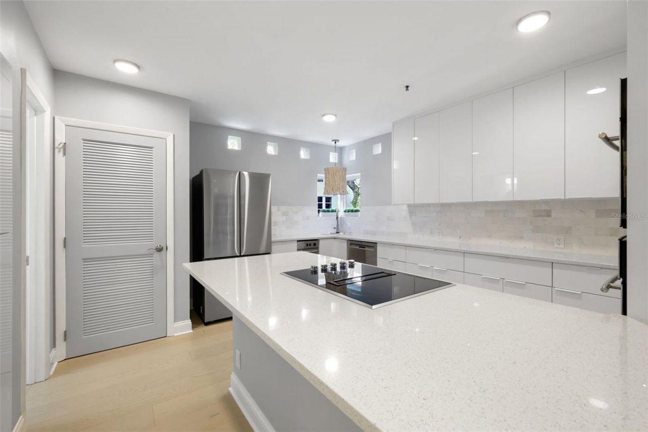 4950 Bayshore Boulevard, Unit 23, Tampa, FL 33611 Photo