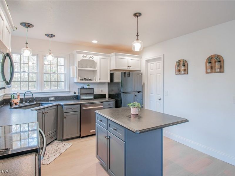 700 Stillwater Drive, Deerfield, OH 44411 Photo 7