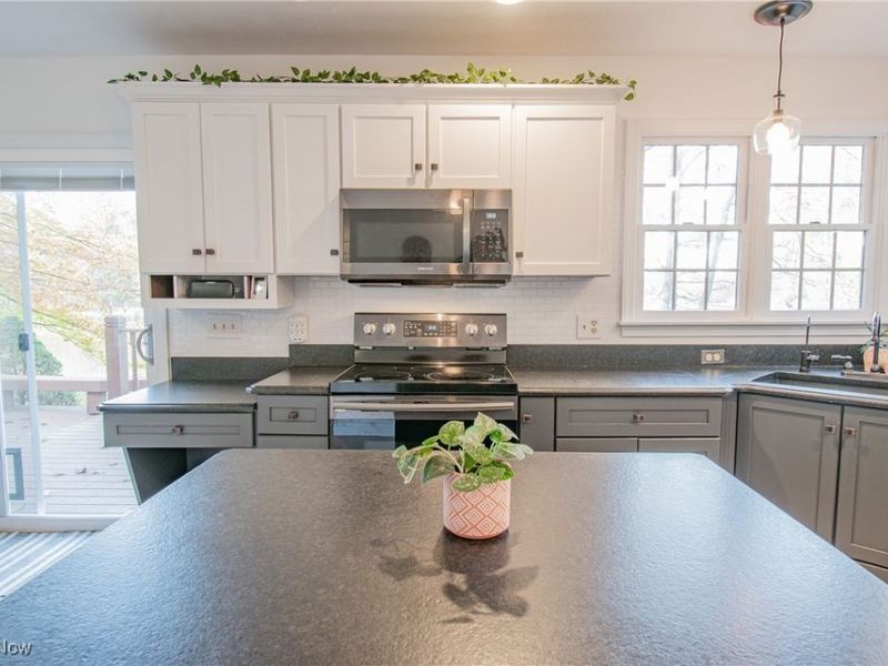 700 Stillwater Drive, Deerfield, OH 44411 Photo 8