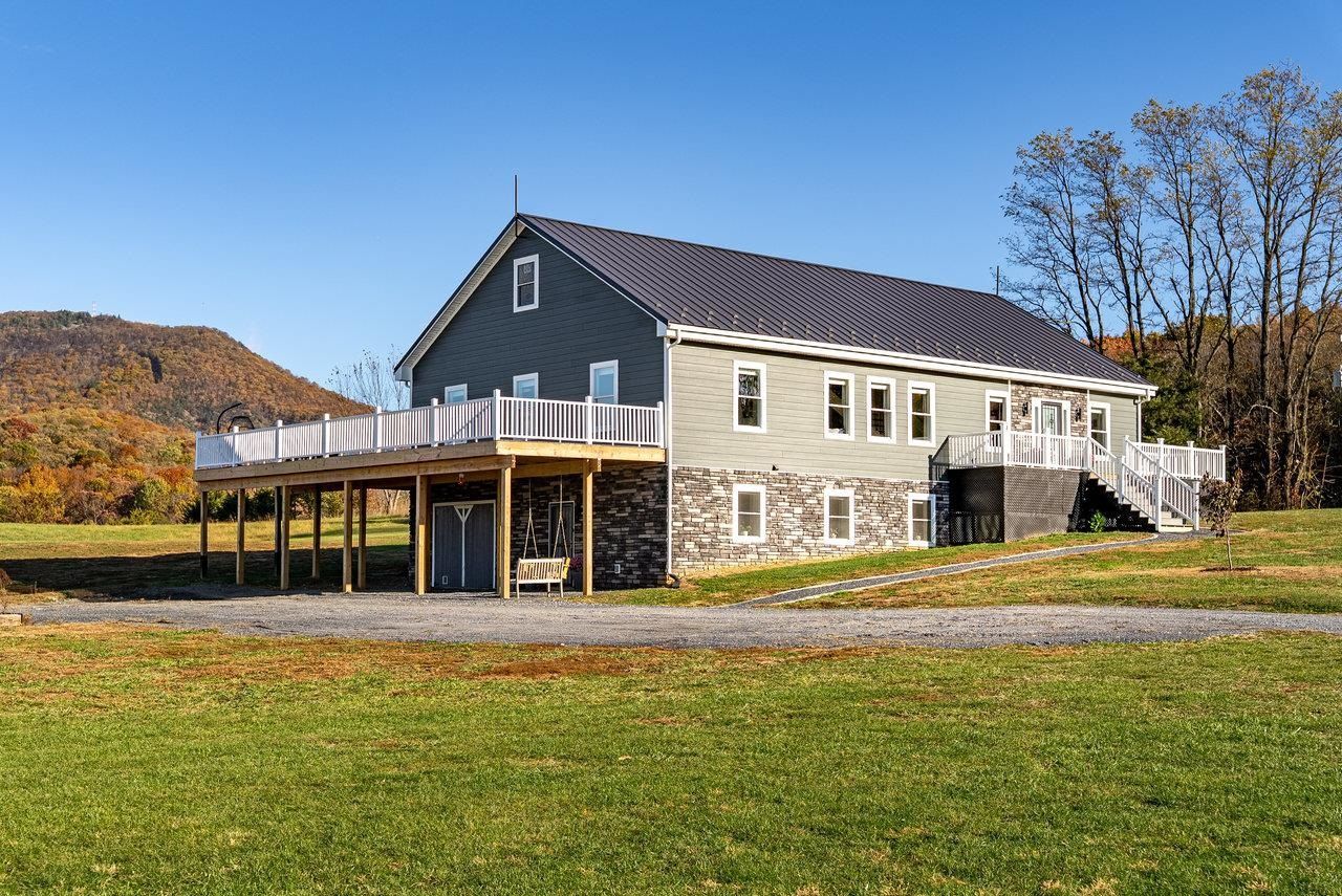 3115 Lairds Knob Dr, Keezletown, VA 22832 Main Photo