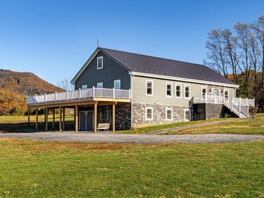 3115 LAIRDS KNOB DR, KEEZLETOWN, VA 22832