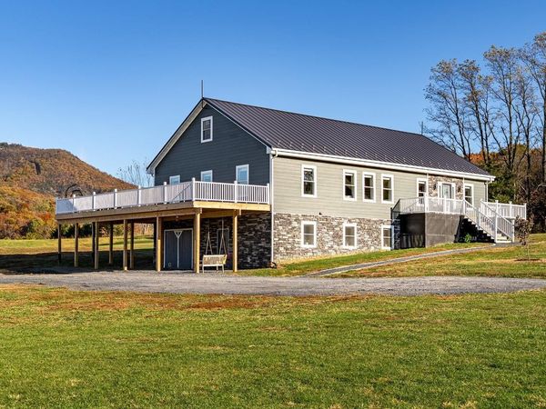 3115 LAIRDS KNOB DR, KEEZLETOWN, VA 22832