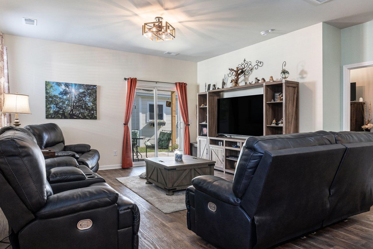 266 Sweet Cherry Lane Photo 9