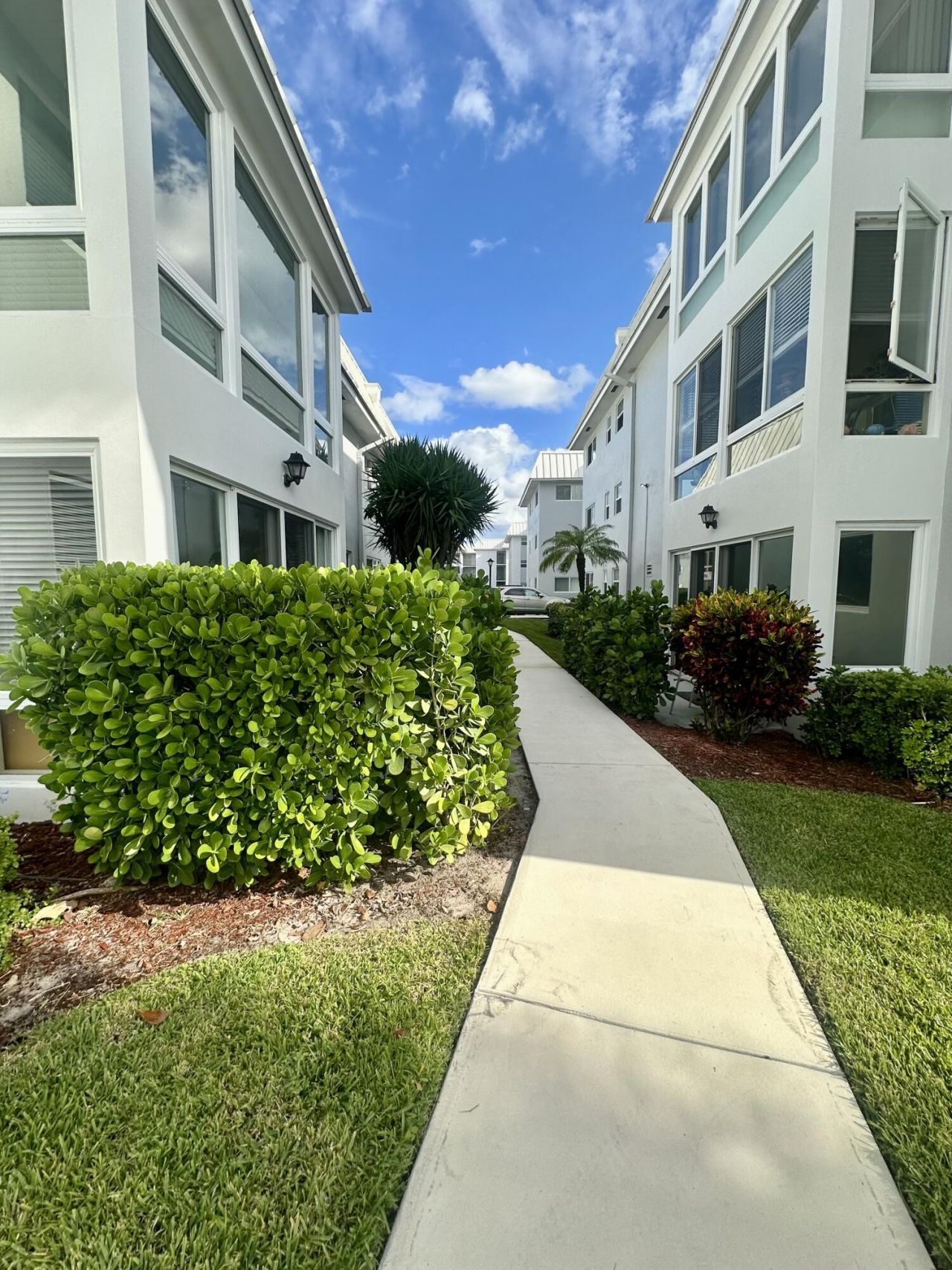 19 Colonial Club Drive, Unit 105, Boynton Beach, FL 33435 Photo