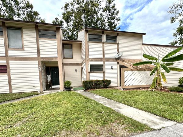 132 Sherwood Circle, Unit 15b, Jupiter, FL 33458