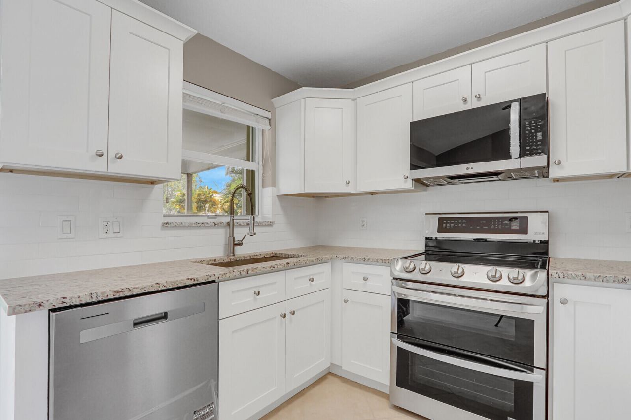 140 Village Circle, Jupiter, FL 33458 Photo