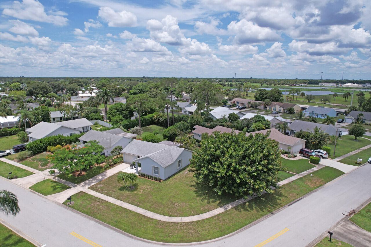 140 Village Circle, Jupiter, FL 33458 Photo