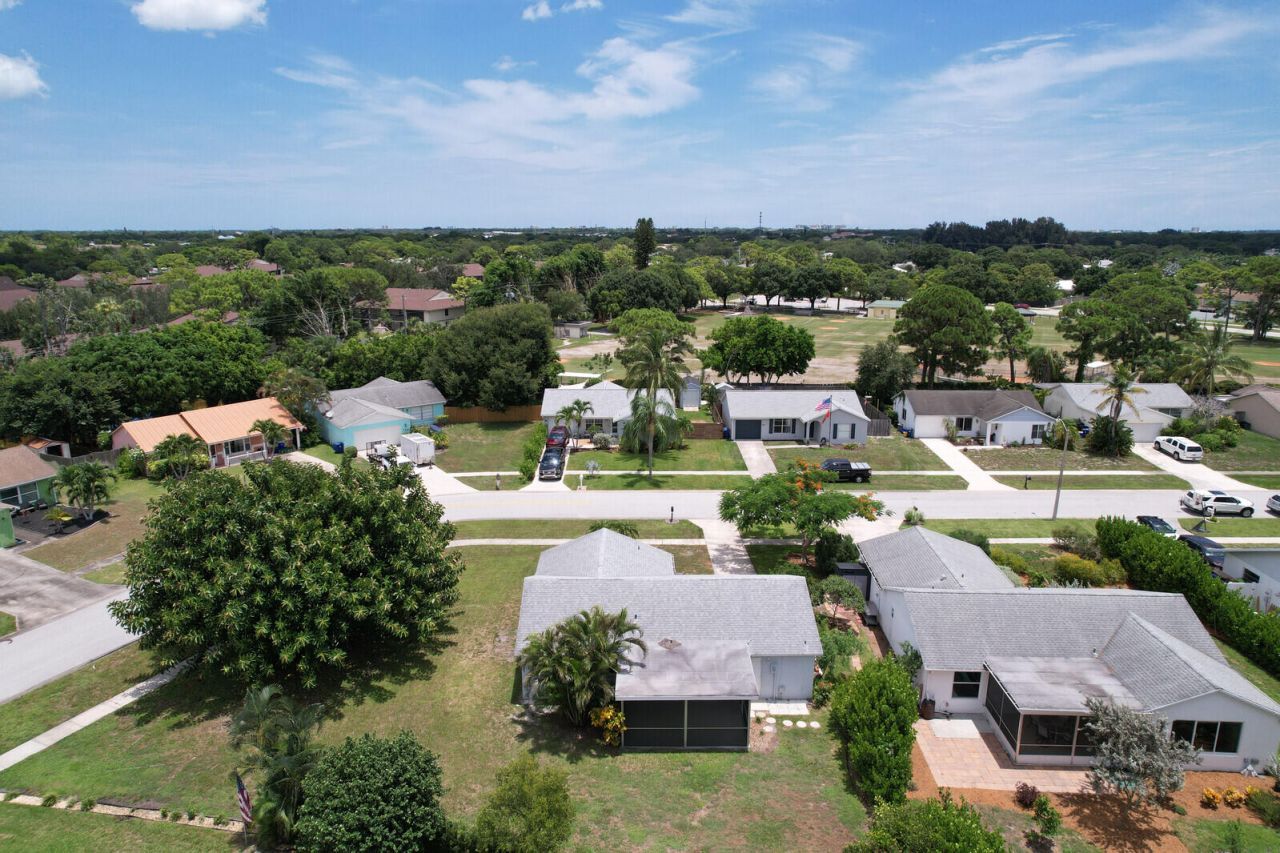 140 Village Circle, Jupiter, FL 33458 Photo