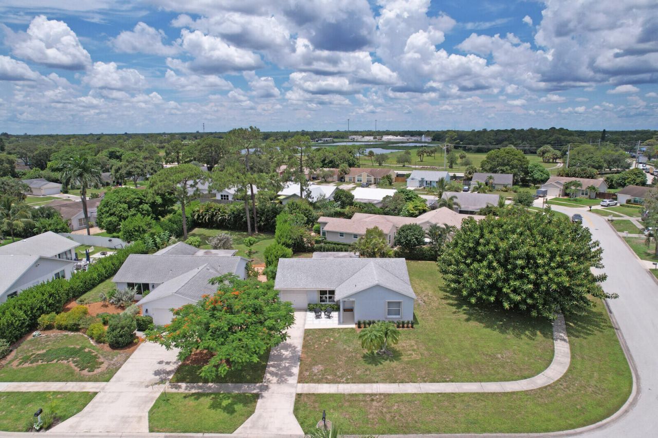 140 Village Circle, Jupiter, FL 33458 Photo