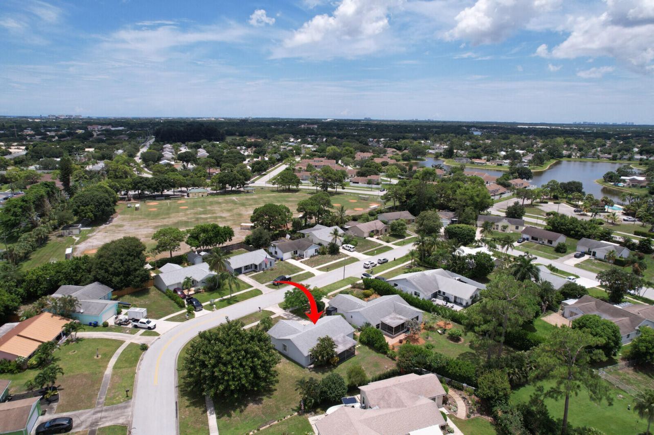 140 Village Circle, Jupiter, FL 33458 Photo