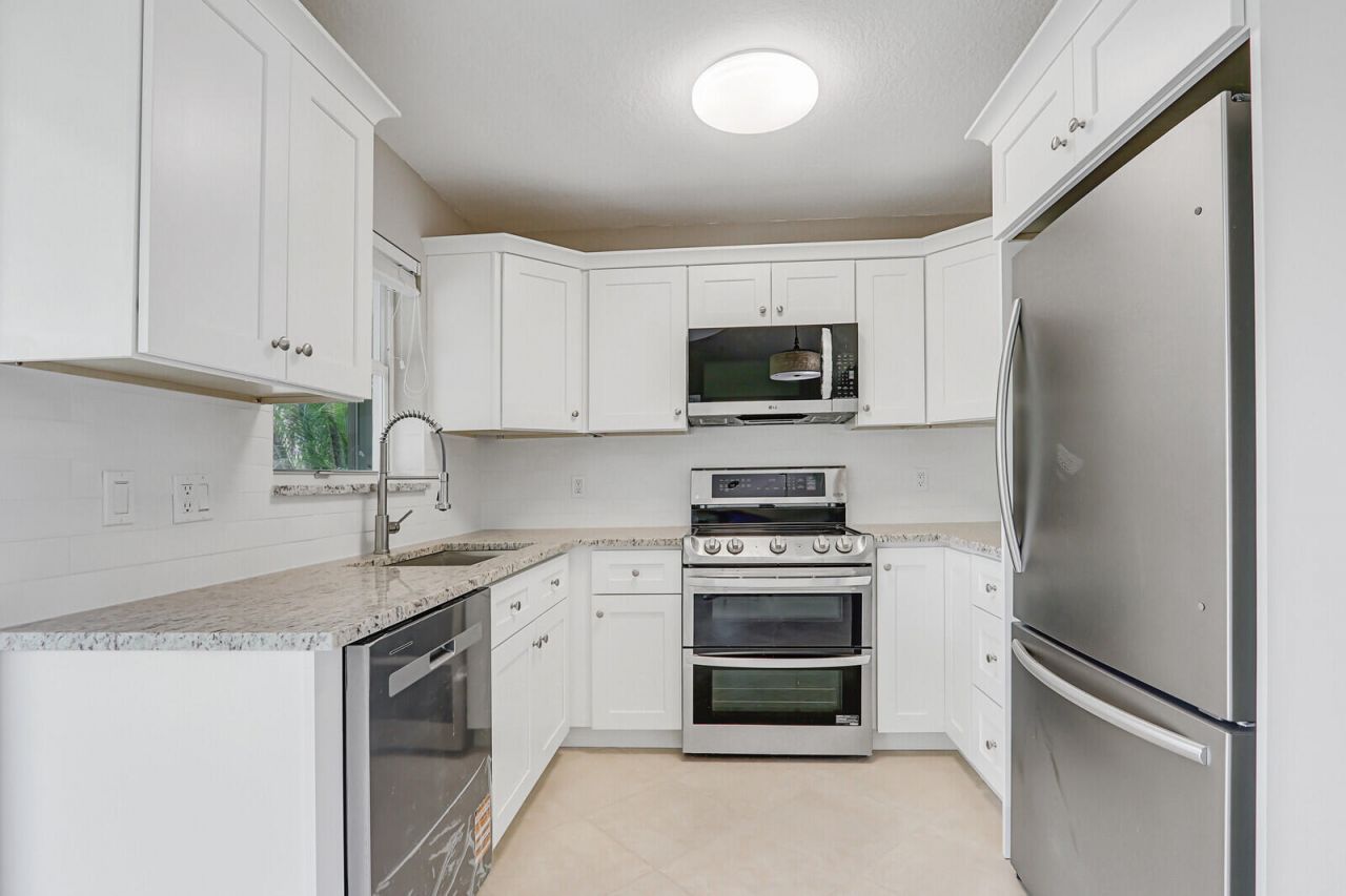 140 Village Circle, Jupiter, FL 33458 Photo