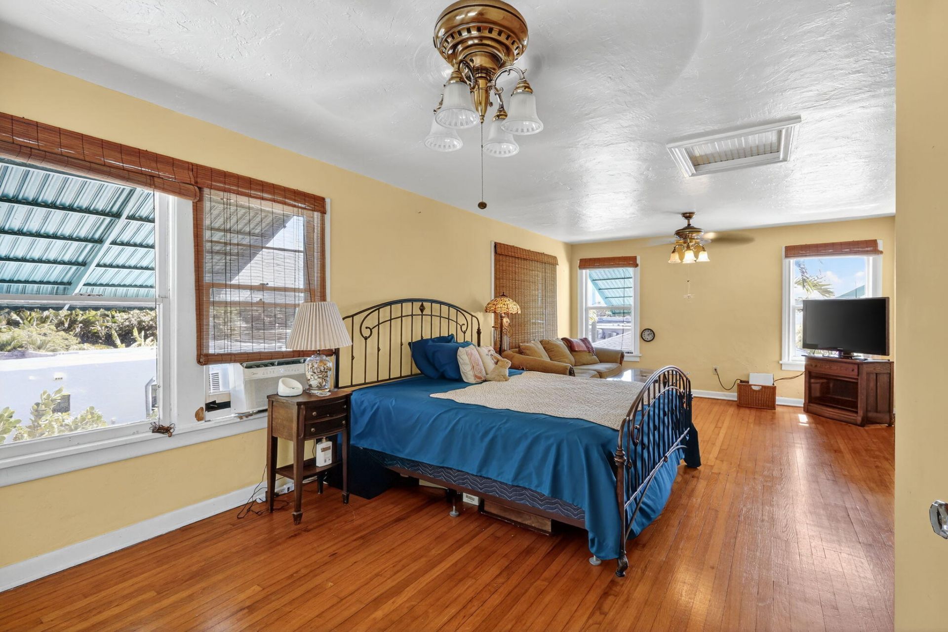 728 Avon Road, West Palm Beach, FL 33401 Photo