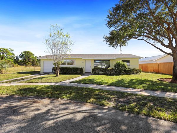 18905 SE Southgate Drive, Jupiter, FL 33469