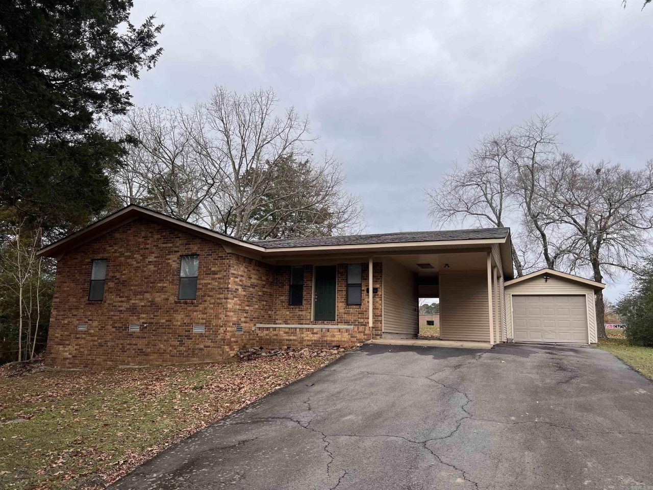 706 W Pine Heber Springs, AR 72543