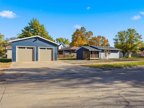 702 N 5th, Washington, IA 52353