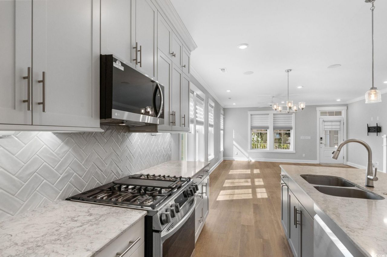 889 Hillmoore Ct. Photo 16