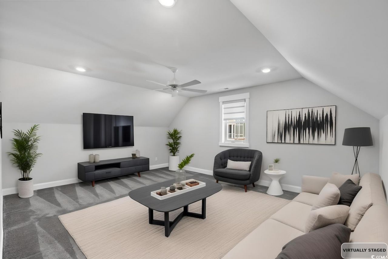 889 Hillmoore Ct. Photo 24