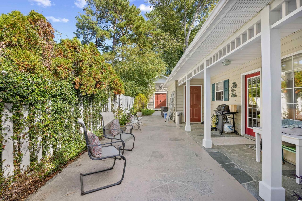 3670 Farmington Pl. Photo 8