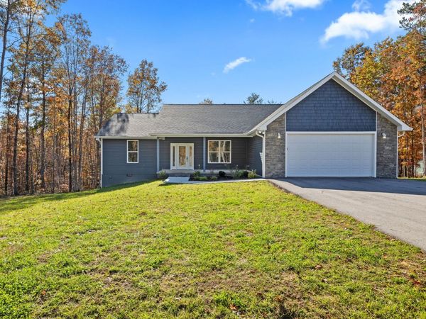 108 Creekview Ct, Jamestown, TN 38556