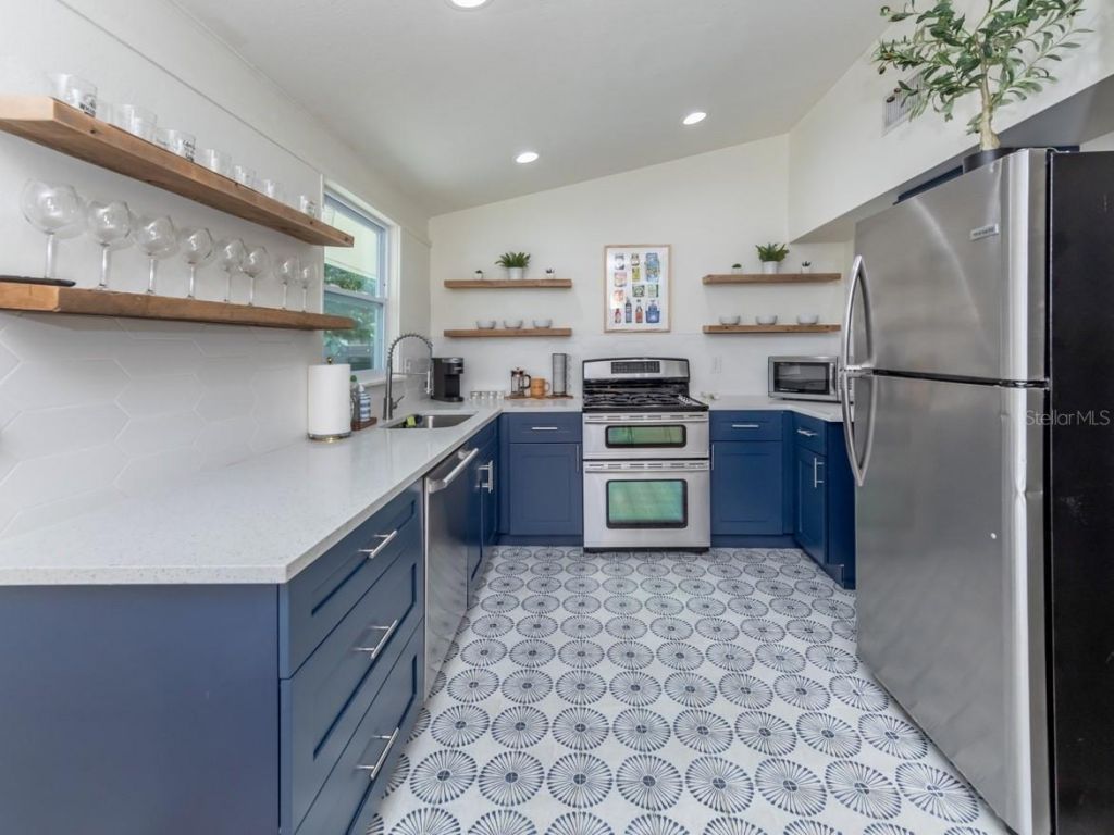 2933 Michigan Street, Sarasota, FL 34237 Photo