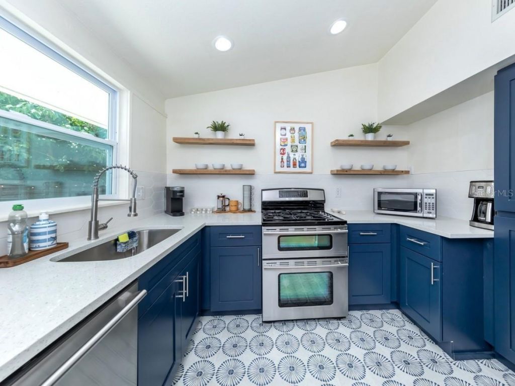 2933 Michigan Street, Sarasota, FL 34237 Photo