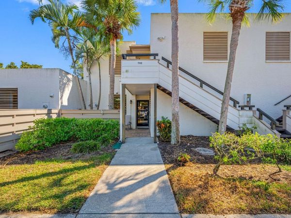 703 OAKVIEW DRIVE, Unit 703, BRADENTON, FL 34210