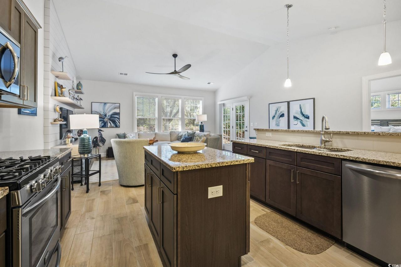 122 Parmelee Dr. Photo 10