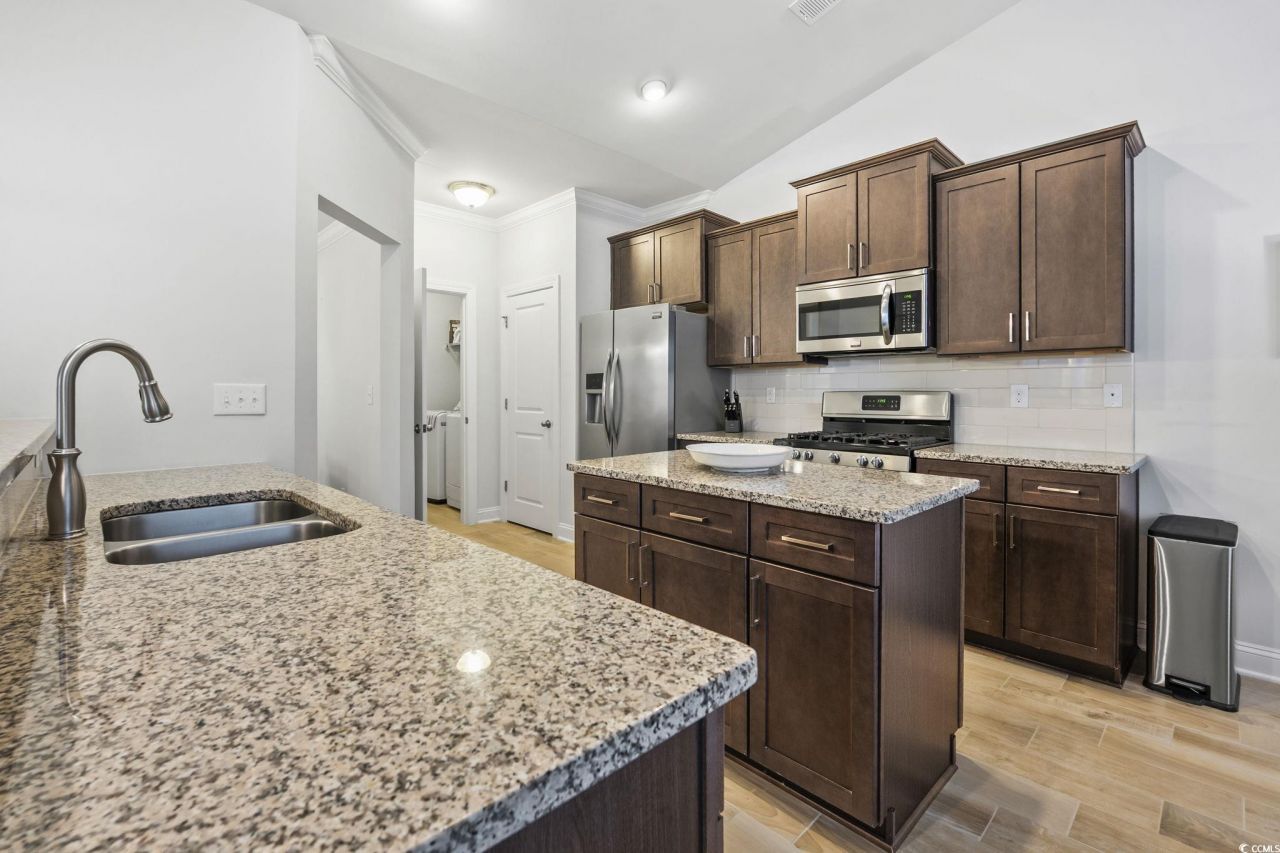 122 Parmelee Dr. Photo 11