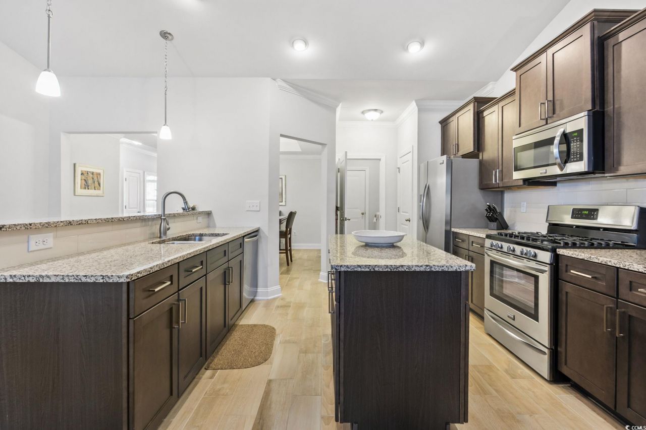 122 Parmelee Dr. Photo 7