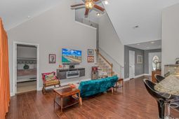 624 Forbes Dr. photo 4