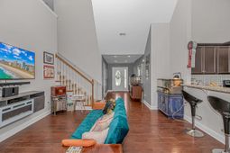 624 Forbes Dr. photo 4